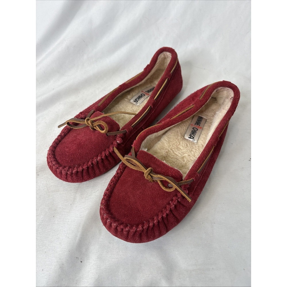 MINNETONKA CALLY Red Moccasin Slippers Suede Faux Fur Lined Women 8 House Shoes
